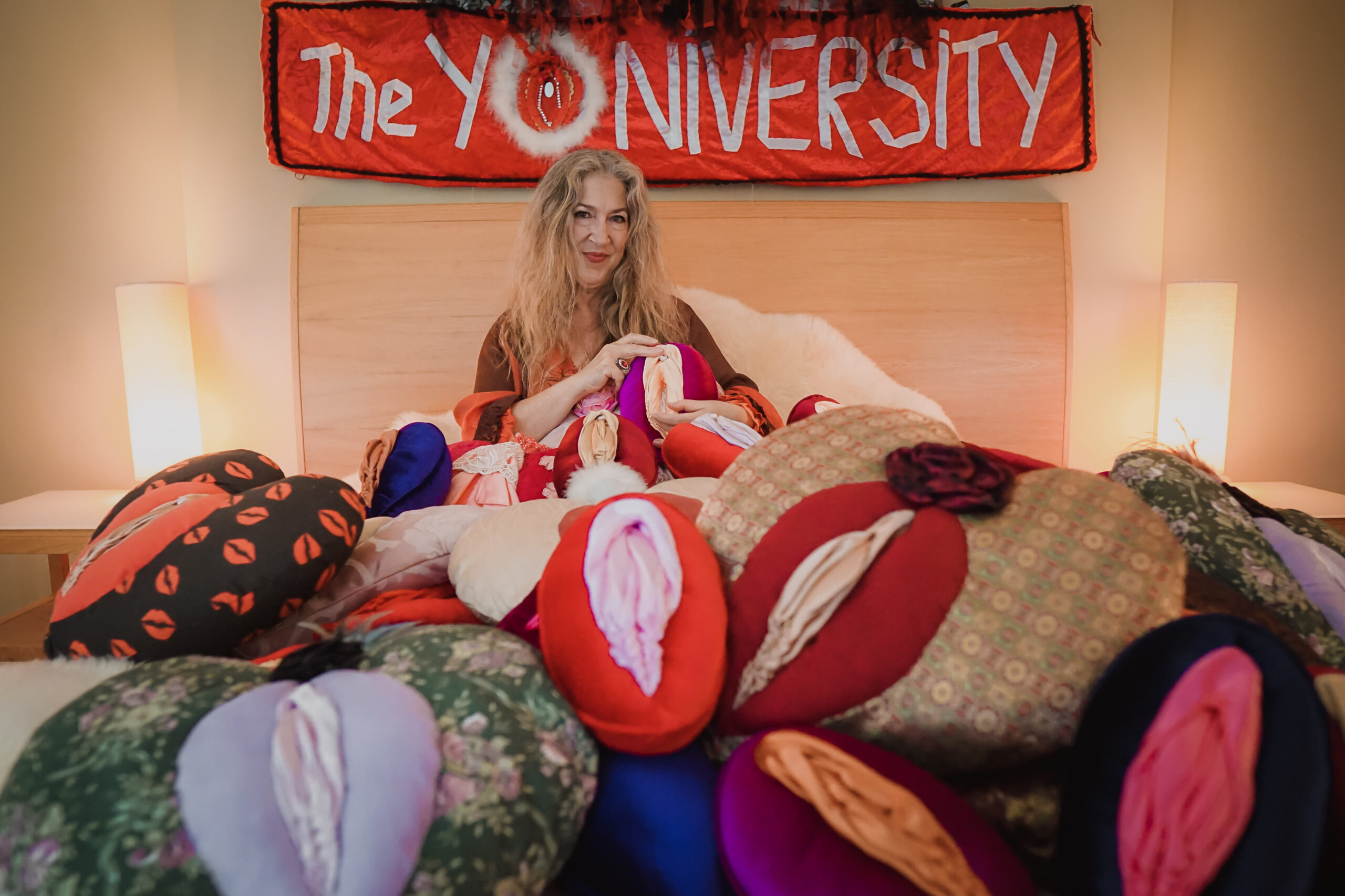 Laura-Doe and the vulvalicious cushions