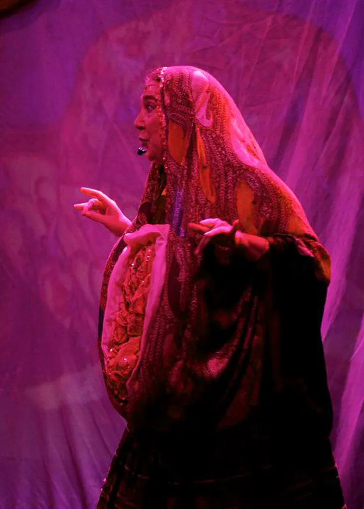 Vaudeville of the vulva Comic cabaret